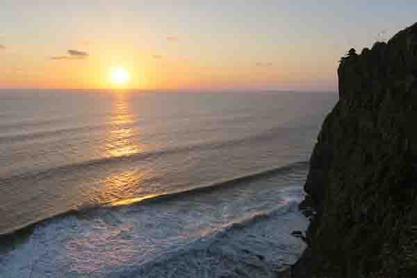 PAKET TOUR BALI 4D3N ULUWATU